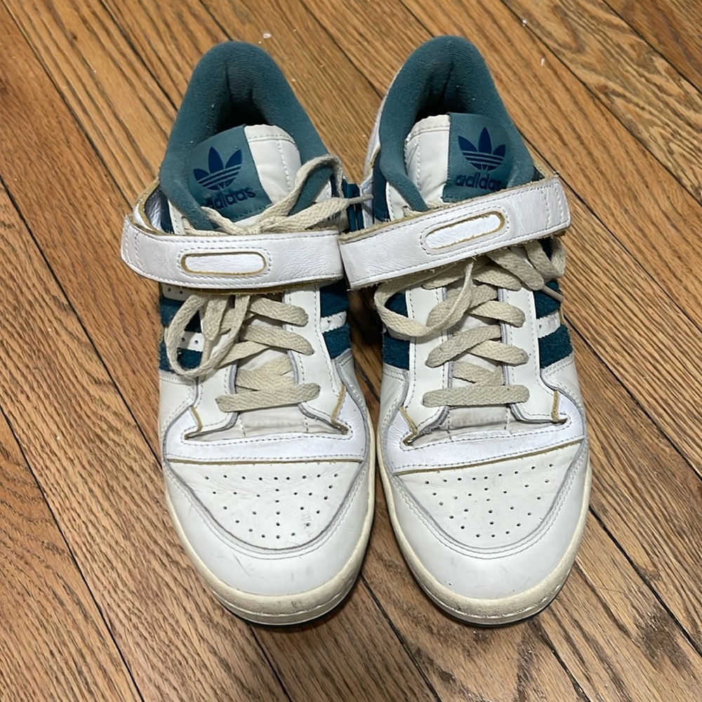 ADIDAS FORUM 84 LOW SHOES